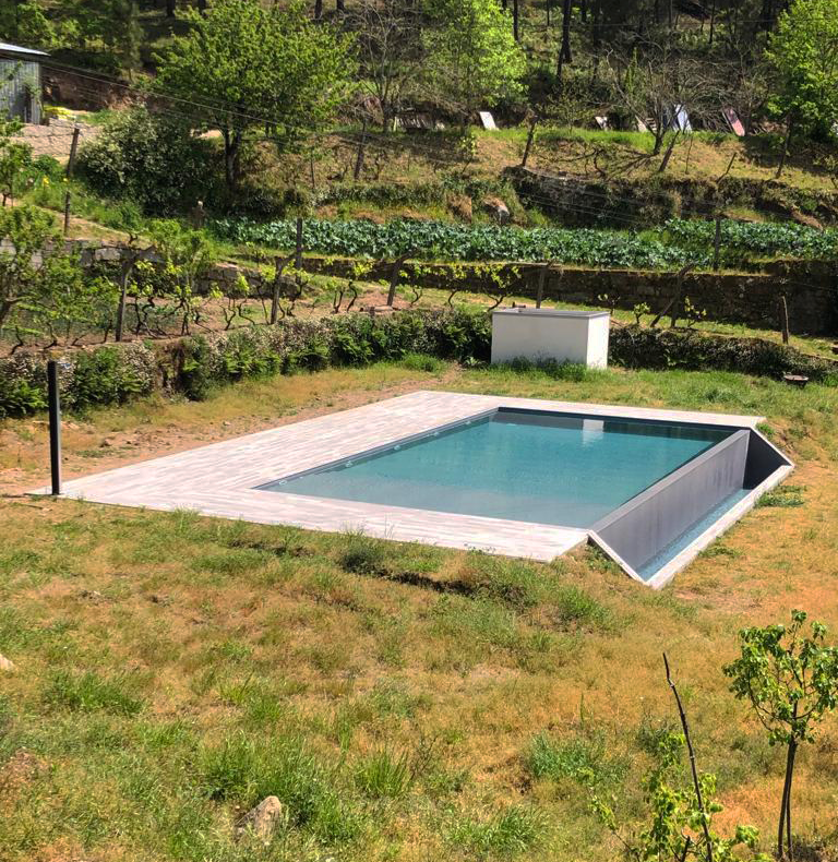 Piscina infinita tela cinza