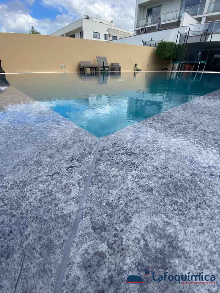 Piscina transbordo pormenor tela