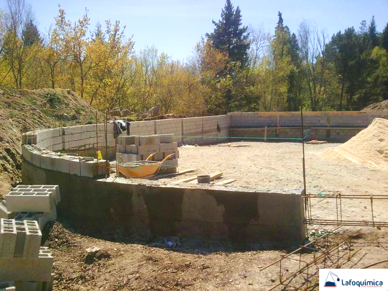 Construção paredes piscina Pisão