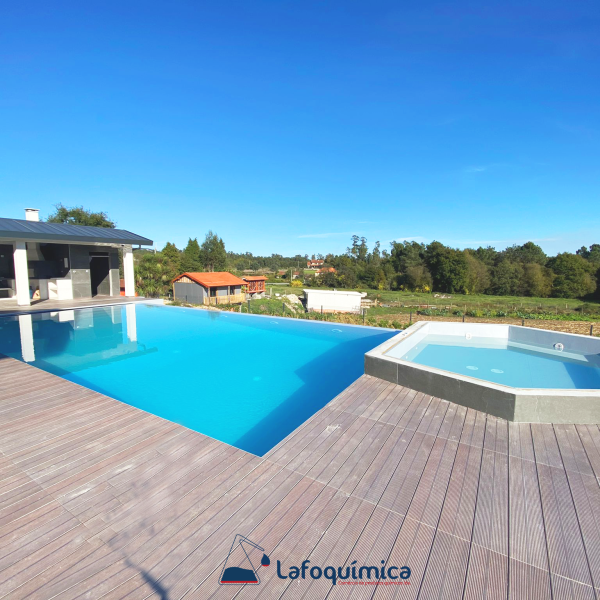 Piscina infinita vista